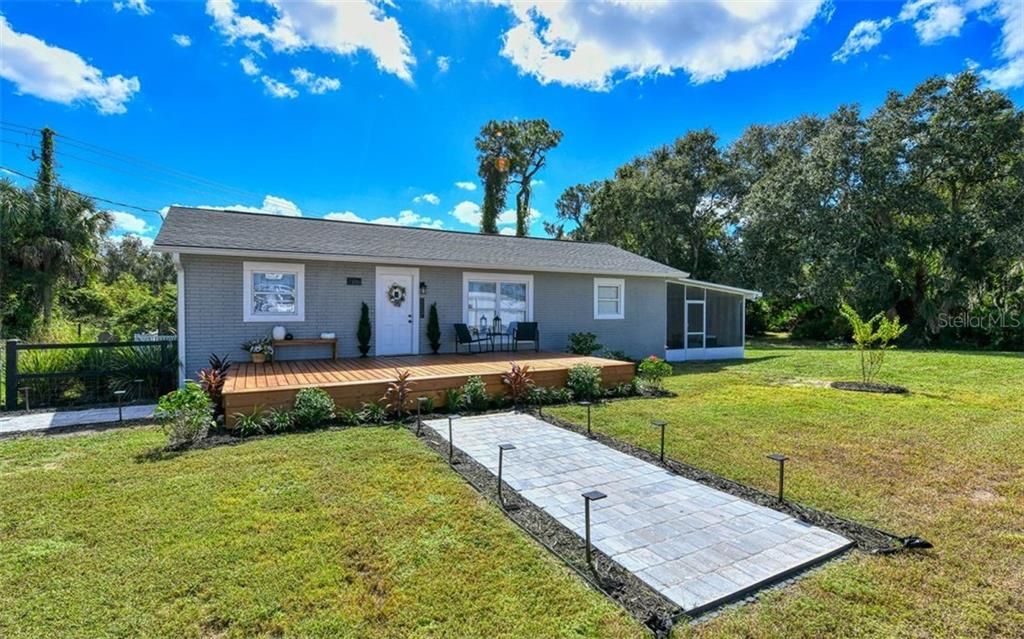Recently Sold: $265,000 (3 beds, 2 baths, 1340 Square Feet)