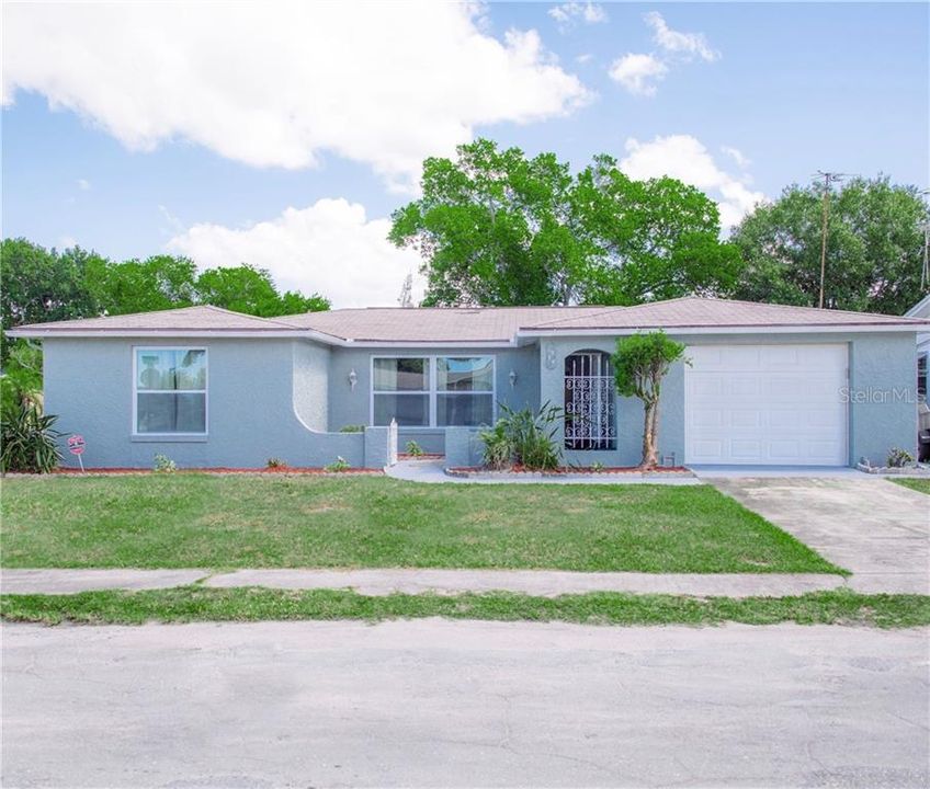 Recently Sold: $148,500 (2 beds, 2 baths, 1393 Square Feet)