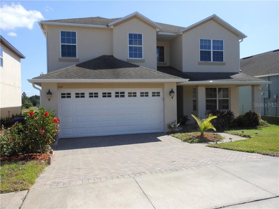 Vendido Recientemente: $279,900 (5 camas, 4 baños, 3483 Pies cuadrados)