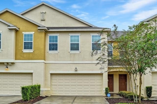 Recently Sold: $215,000 (3 beds, 2 baths, 1715 Square Feet)