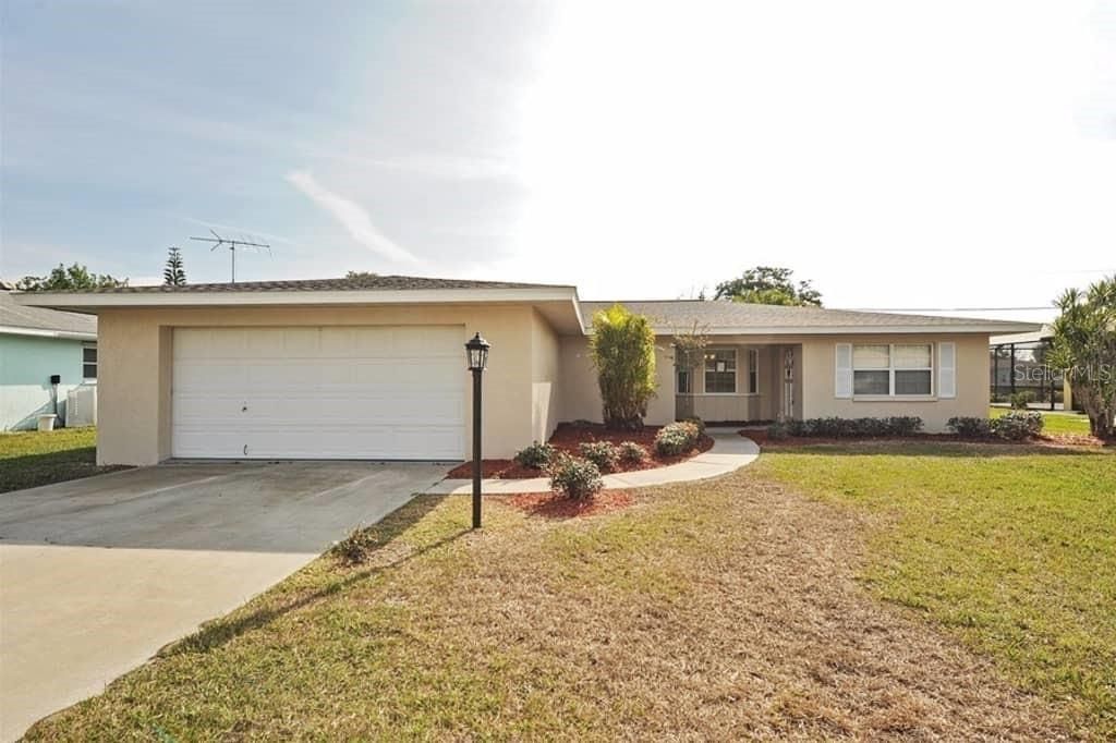 Recently Rented: $1,595 (3 beds, 3 baths, 2226 Square Feet)