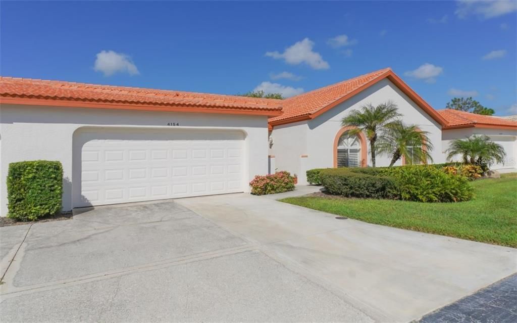 Recently Sold: $239,900 (2 beds, 2 baths, 1300 Square Feet)
