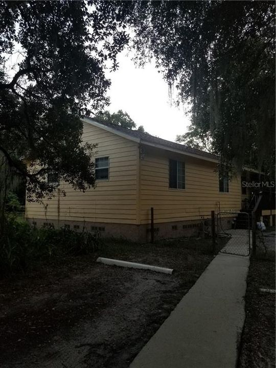 Vendido Recientemente: $115,000 (3 camas, 2 baños, 984 Pies cuadrados)