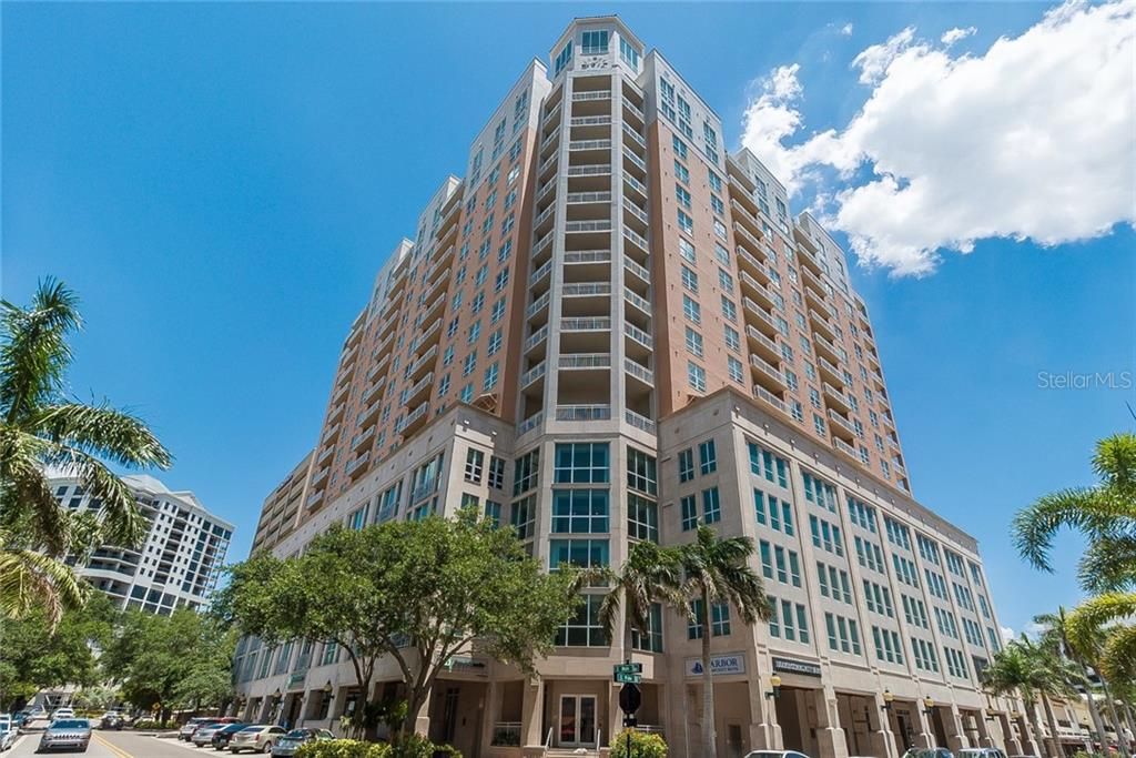 Recently Sold: $665,000 (2 beds, 2 baths, 1364 Square Feet)