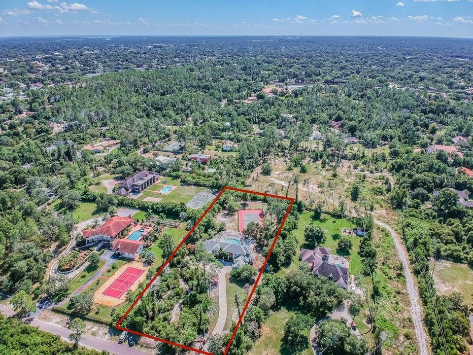 Vendido Recientemente: $749,000 (6 camas, 5 baños, 4774 Pies cuadrados)