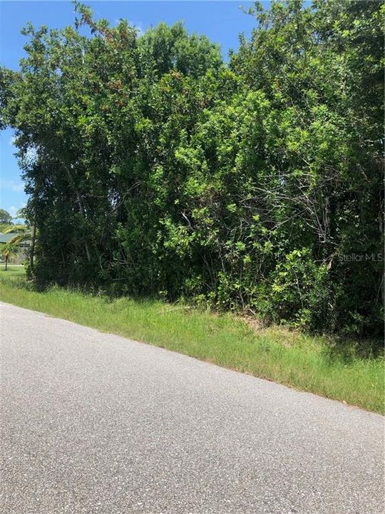 Vendido Recientemente: $6,400 (0.23 acres)