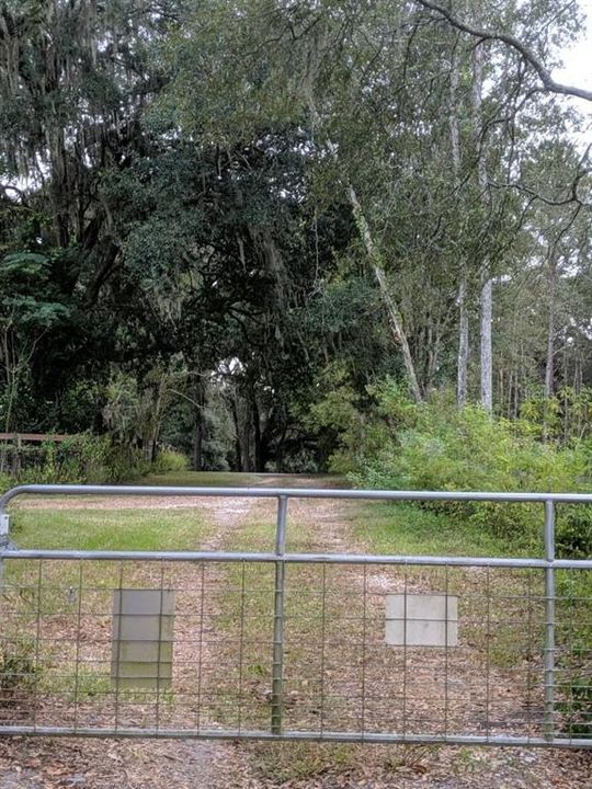 最近售出: $100,000 (5.50 acres)