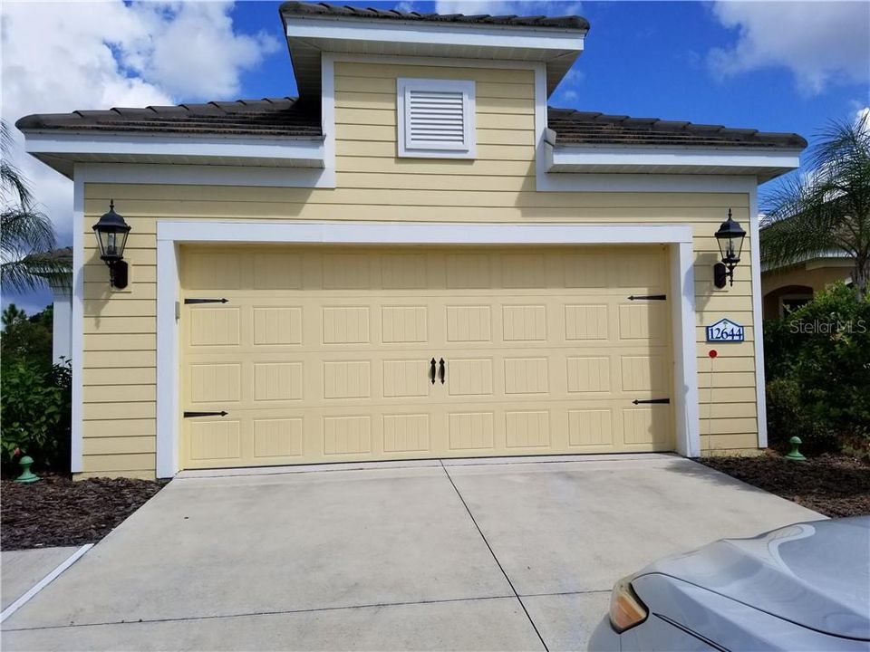 Recently Rented: $1,800 (3 beds, 2 baths, 1874 Square Feet)