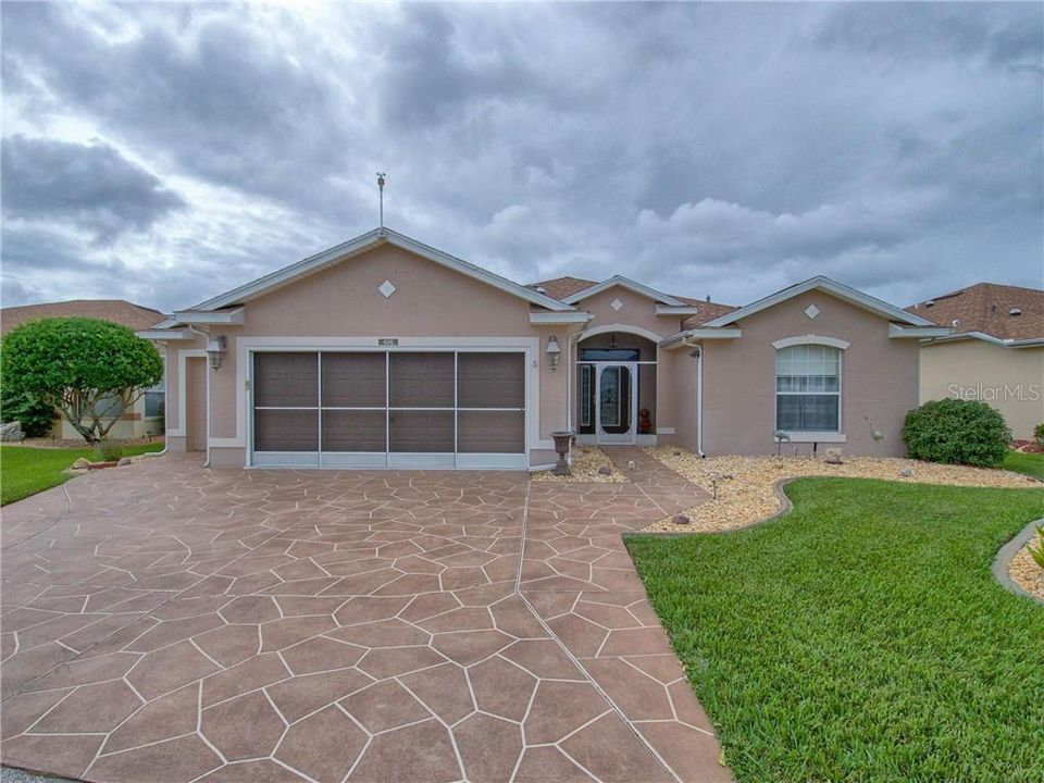 Vendido Recientemente: $259,900 (3 camas, 2 baños, 2399 Pies cuadrados)