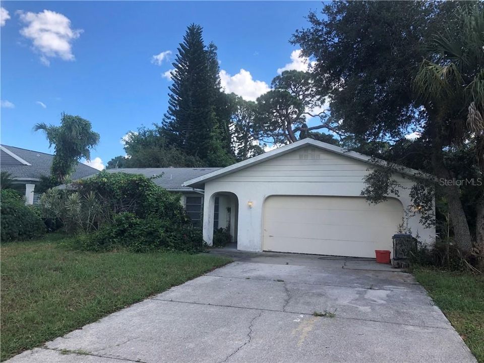 Recently Sold: $229,000 (3 beds, 2 baths, 1594 Square Feet)