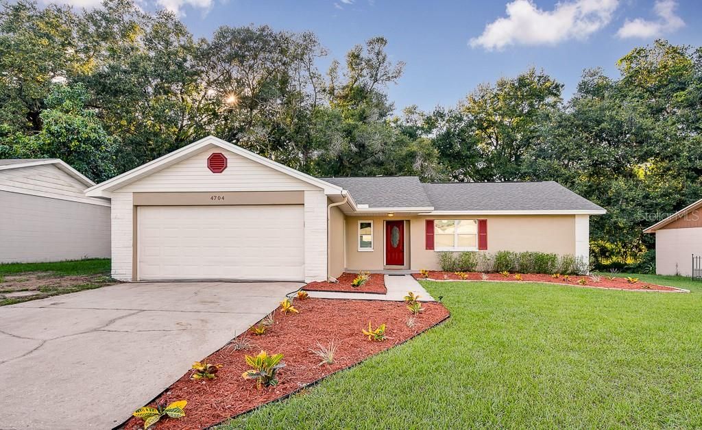 Vendido Recientemente: $224,900 (4 camas, 2 baños, 1472 Pies cuadrados)
