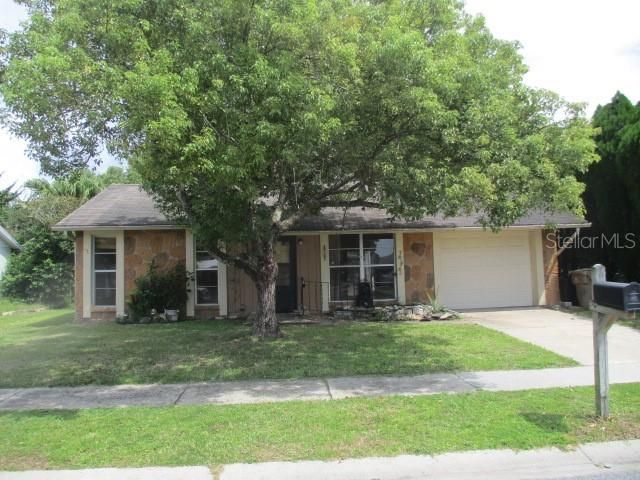 Recently Rented: $900 (2 beds, 1 baths, 806 Square Feet)