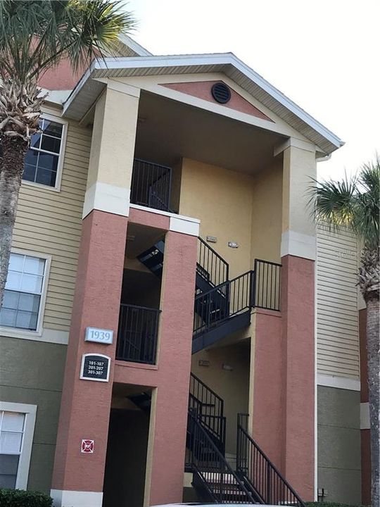Recently Rented: $1,550 (3 beds, 2 baths, 1180 Square Feet)