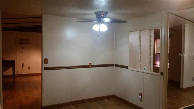 Vendido Recientemente: $110,000 (3 camas, 2 baños, 1440 Pies cuadrados)