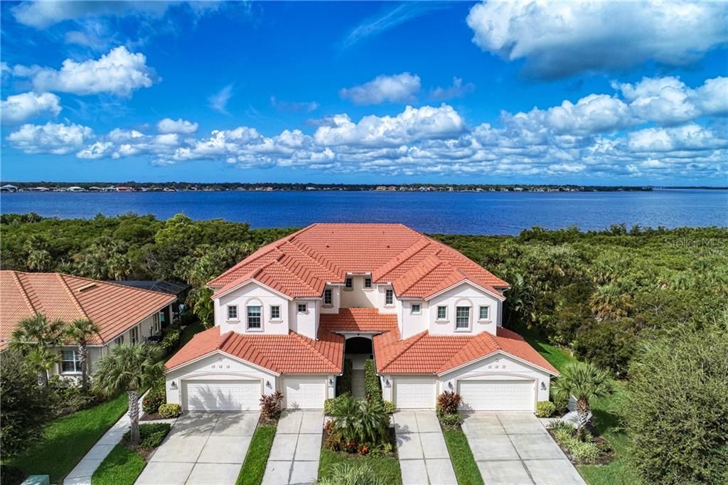 Recently Sold: $344,000 (3 beds, 2 baths, 2041 Square Feet)