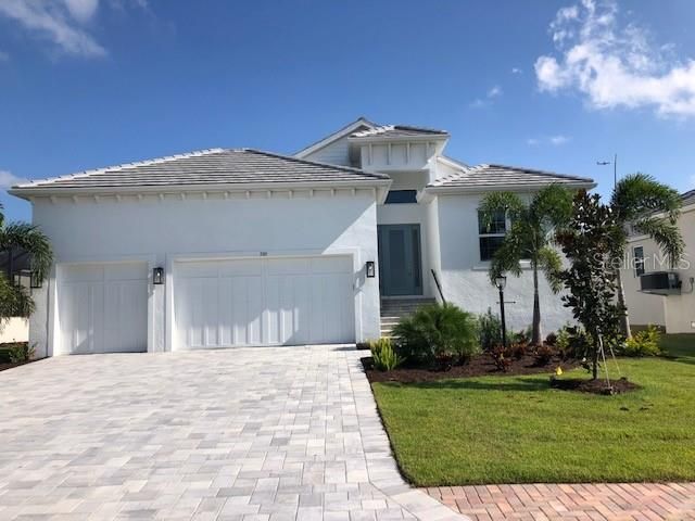 Medallion Home's Grenada is available for quick move in. Don't miss the beauty in Legend's Bay!