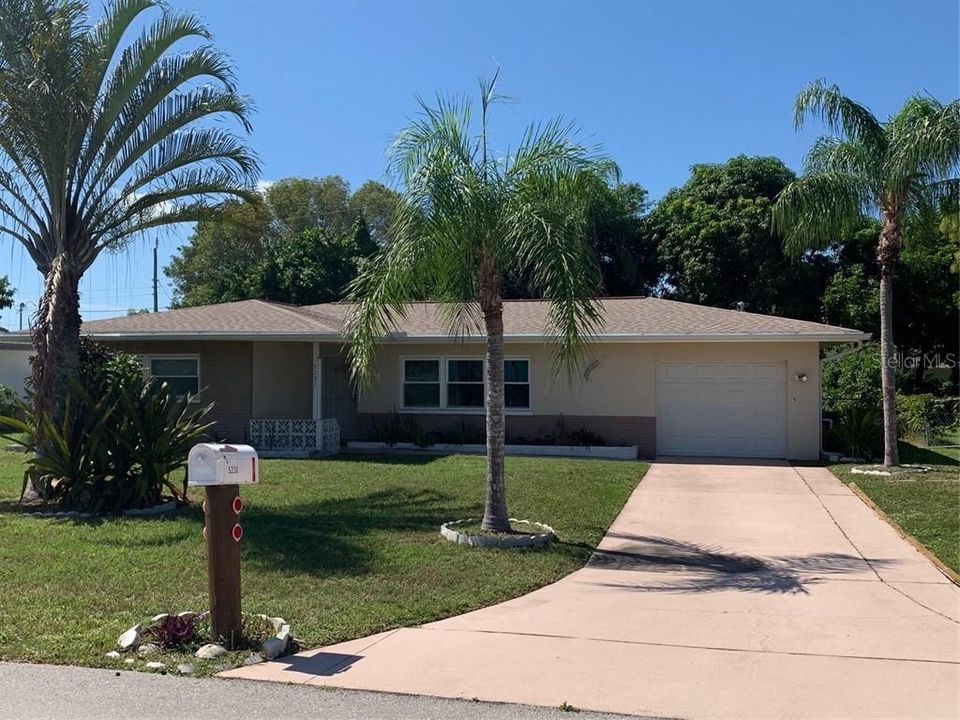 Recently Sold: $167,000 (2 beds, 1 baths, 1137 Square Feet)