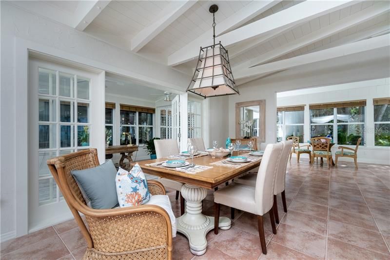 Recently Sold: $3,699,000 (5 beds, 4 baths, 4398 Square Feet)