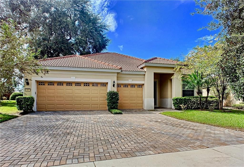 Vendido Recientemente: $430,000 (3 camas, 3 baños, 2485 Pies cuadrados)