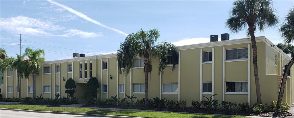 Recently Sold: $159,500 (2 beds, 1 baths, 819 Square Feet)