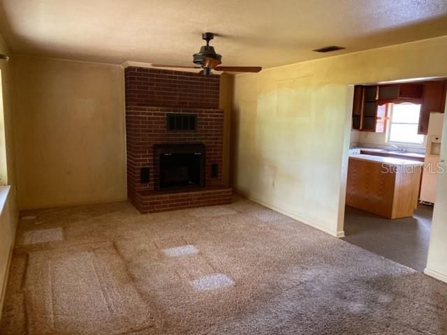 Recently Sold: $98,000 (3 beds, 2 baths, 1377 Square Feet)