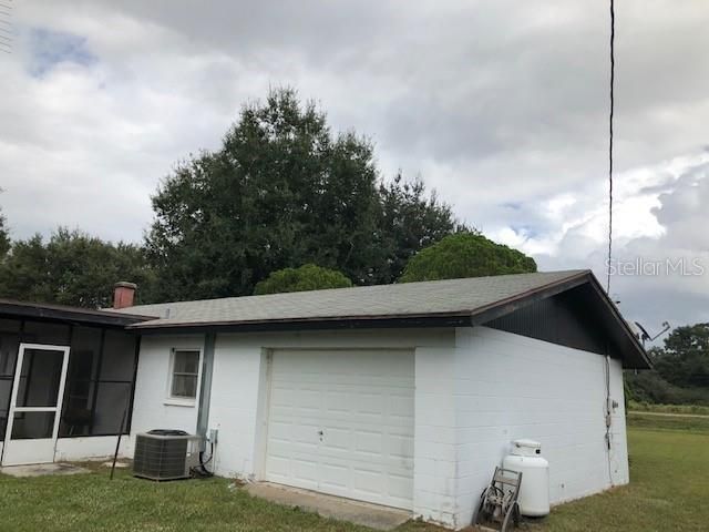 Recently Sold: $98,000 (3 beds, 2 baths, 1377 Square Feet)