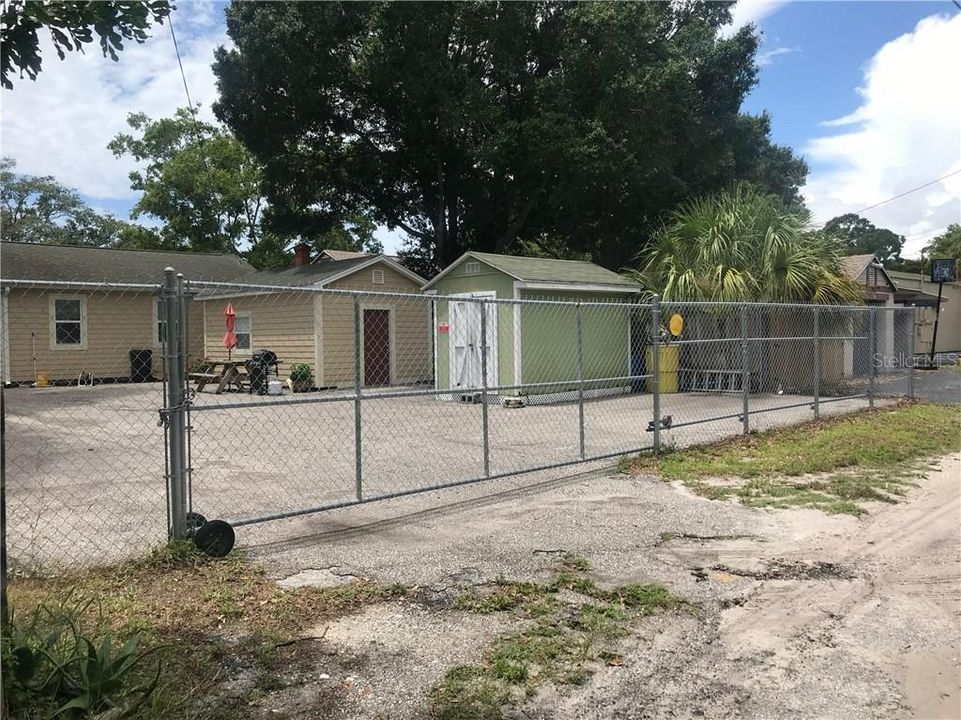 Recently Sold: $1,400 (0 beds, 0 baths, 1080 Square Feet)