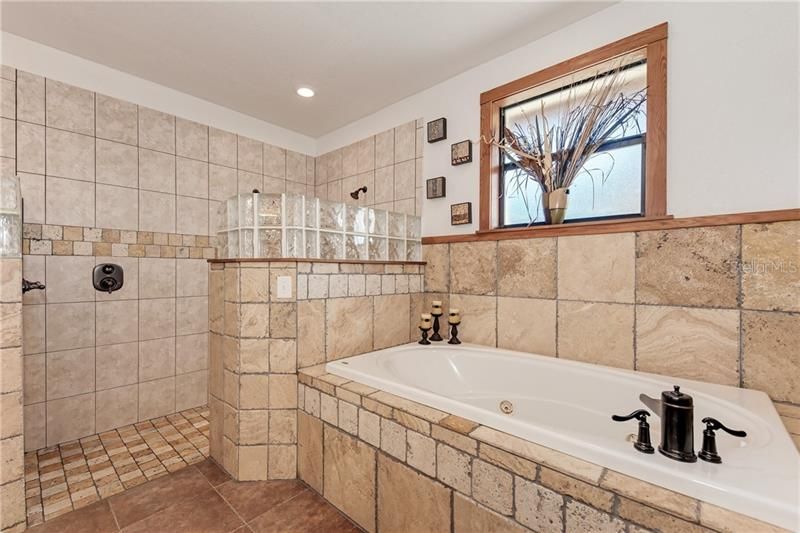 Recently Sold: $1,099,000 (3 beds, 2 baths, 2980 Square Feet)
