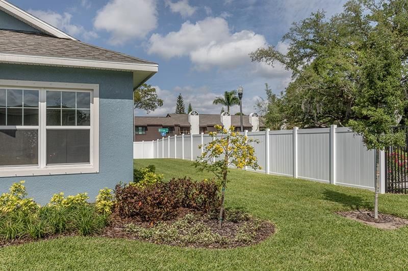 Recently Sold: $355,000 (4 beds, 2 baths, 1919 Square Feet)