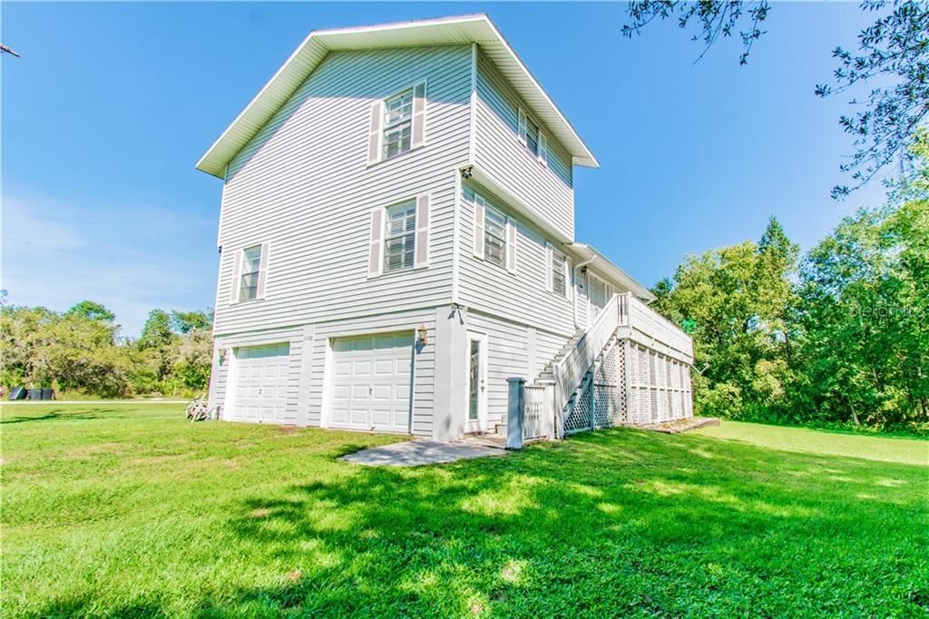 Recently Sold: $349,900 (3 beds, 3 baths, 2147 Square Feet)