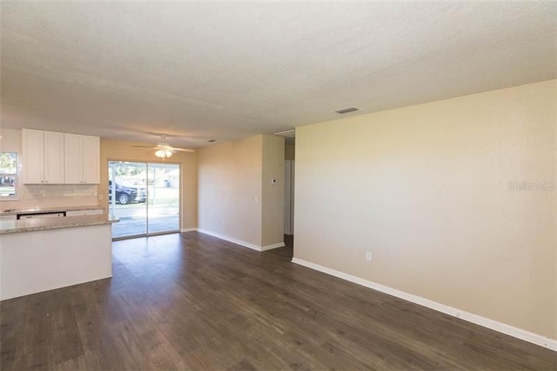 Recently Sold: $124,900 (2 beds, 1 baths, 900 Square Feet)