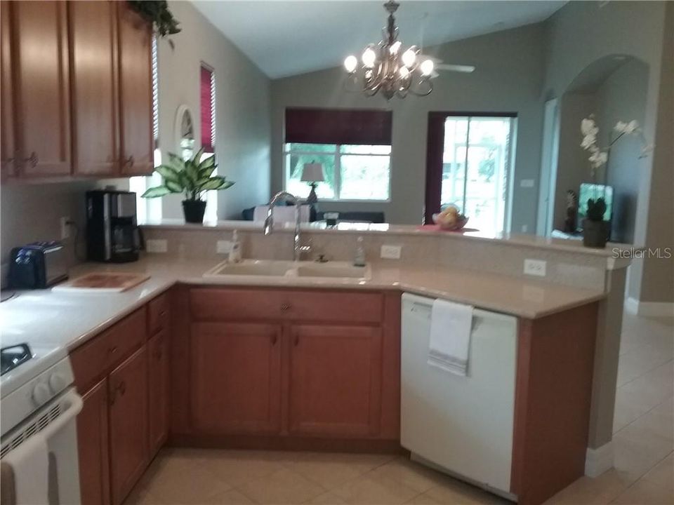 For Rent: $5,000 (3 beds, 2 baths, 1645 Square Feet)