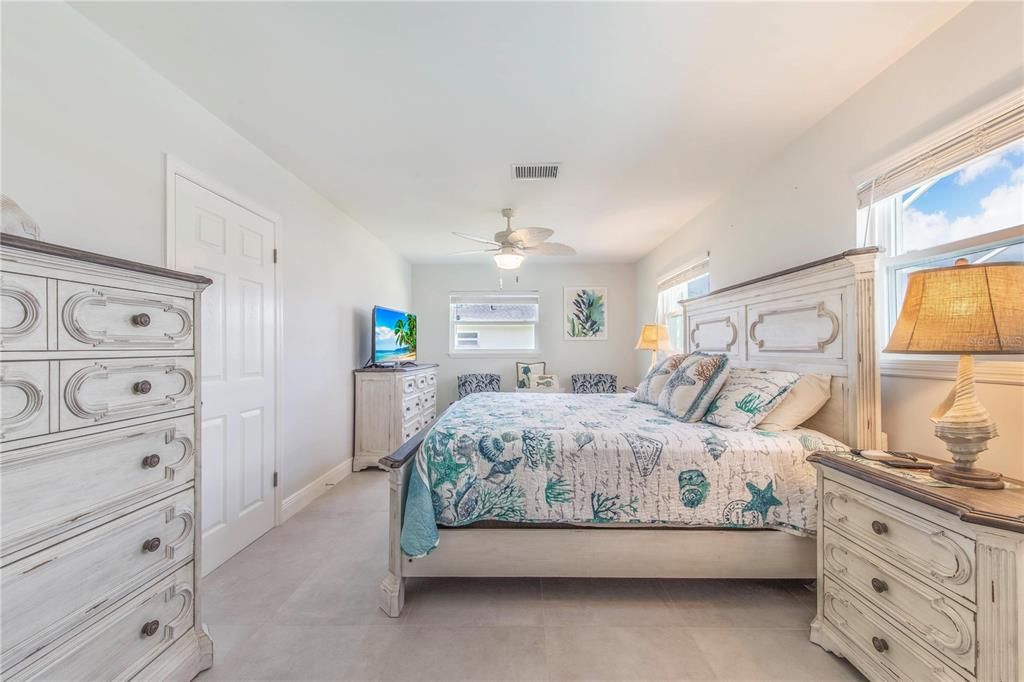 En Renta: $11,790 (3 camas, 2 baños, 1160 Pies cuadrados)