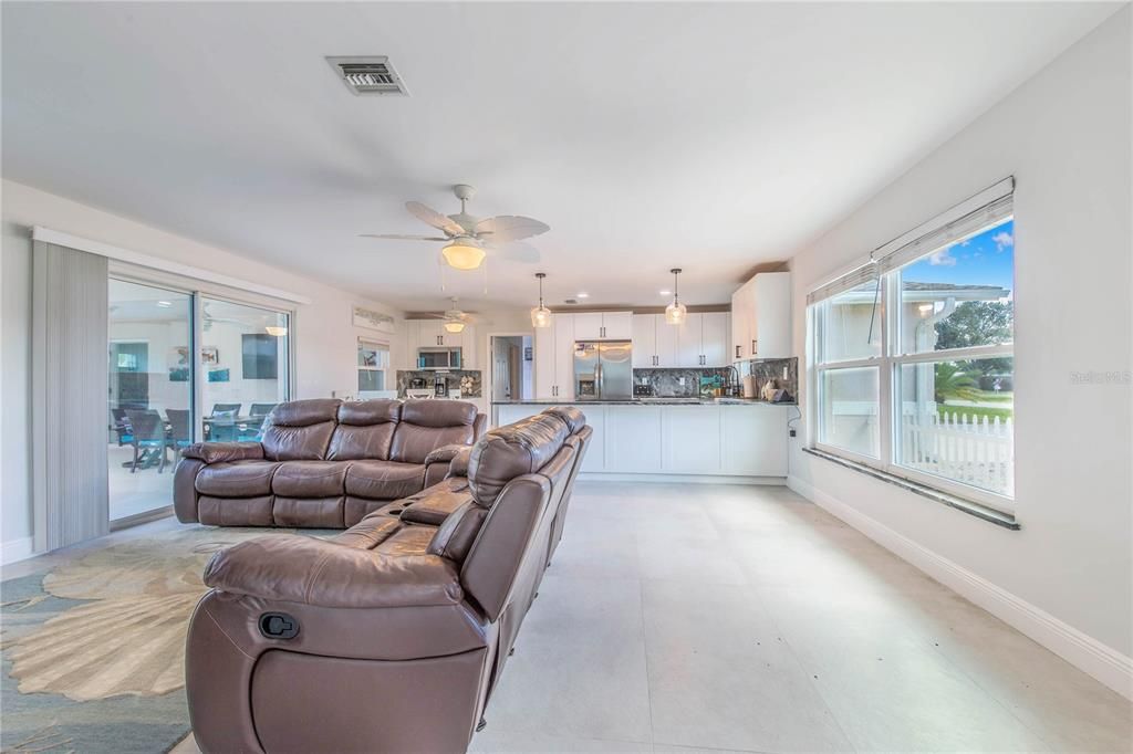 En Renta: $11,790 (3 camas, 2 baños, 1160 Pies cuadrados)