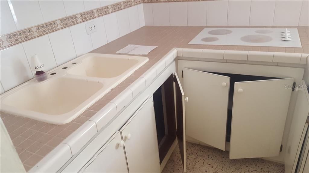 Vendido Recientemente: $67,600 (3 camas, 1 baños, 820 Pies cuadrados)