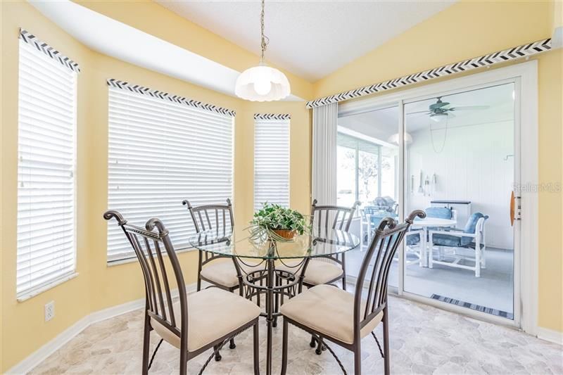 Direct access from the breakfast nook to the screened in porch
