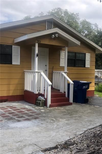 Recently Sold: $105,900 (2 beds, 1 baths, 960 Square Feet)