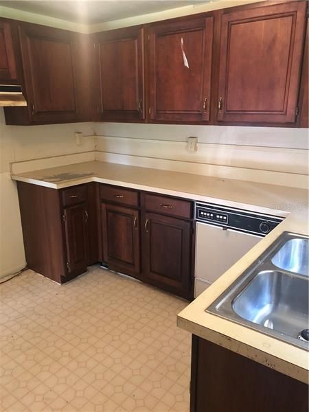 Recently Sold: $157,000 (2 beds, 1 baths, 1059 Square Feet)