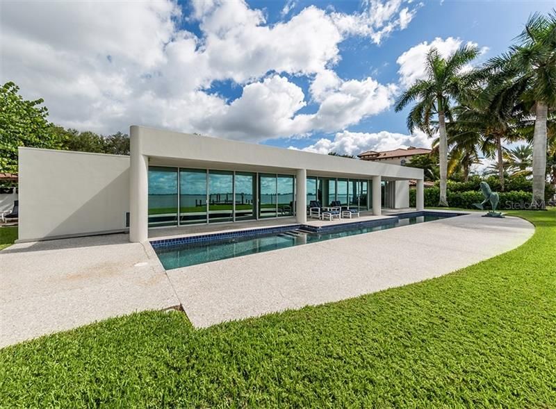 Recently Sold: $2,200,000 (3 beds, 3 baths, 2978 Square Feet)