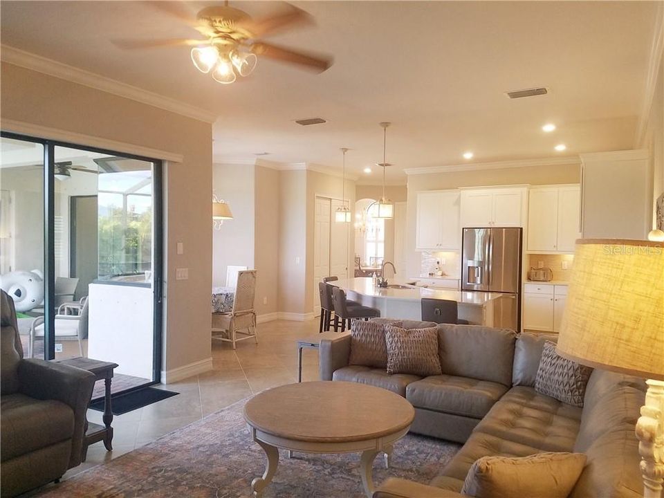 Family room kitchen breakfast nook