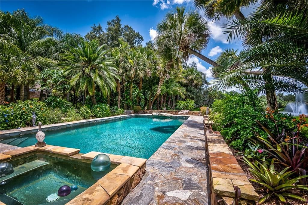 Recently Sold: $1,800,000 (5 beds, 4 baths, 5124 Square Feet)