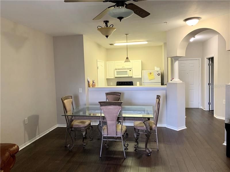 Recently Sold: $107,900 (1 beds, 1 baths, 812 Square Feet)