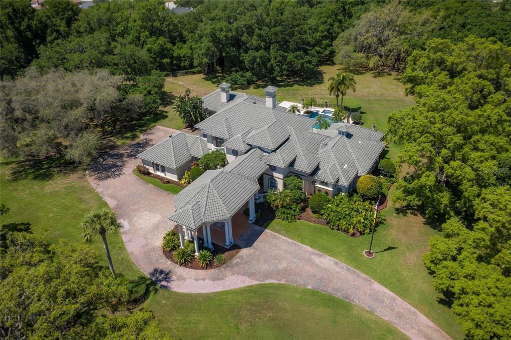 Recently Sold: $2,400,000 (5 beds, 6 baths, 7264 Square Feet)