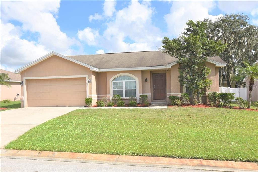 Recently Rented: $1,435 (3 beds, 2 baths, 1271 Square Feet)