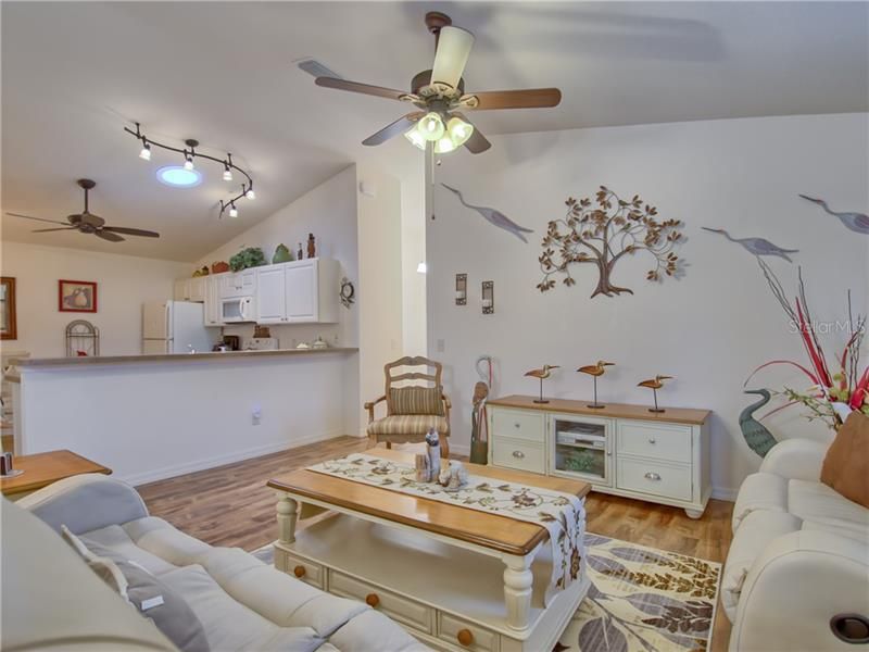 Recently Sold: $222,000 (2 beds, 2 baths, 1156 Square Feet)