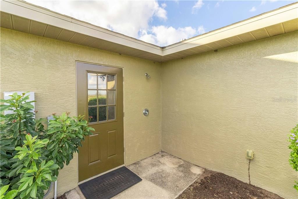 Recently Sold: $410,000 (3 beds, 2 baths, 1601 Square Feet)