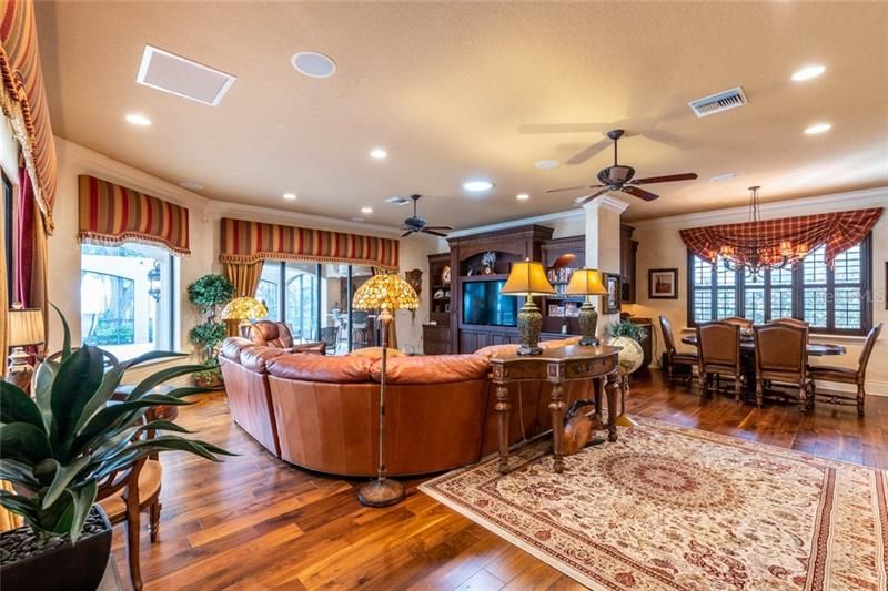 Recently Sold: $1,595,000 (4 beds, 5 baths, 6347 Square Feet)