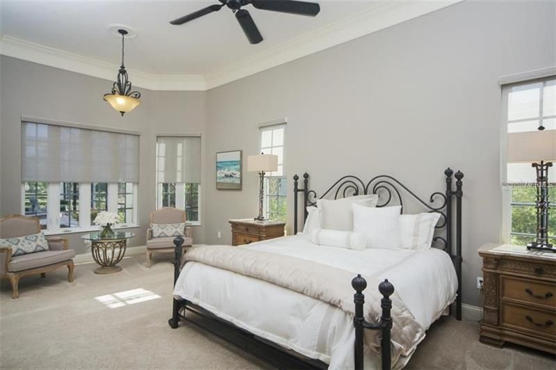 MASTER BEDROOM SUITE