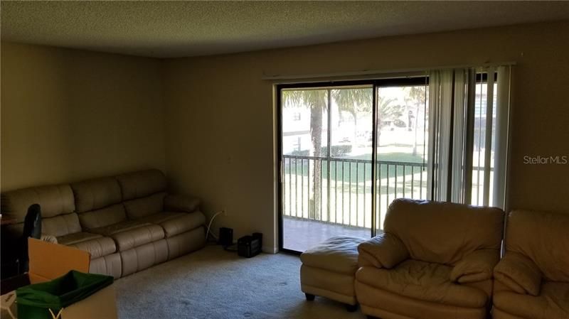 Recently Sold: $59,900 (1 beds, 1 baths, 733 Square Feet)