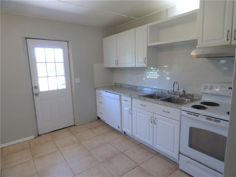 Recently Rented: $1,000 (2 beds, 1 baths, 720 Square Feet)